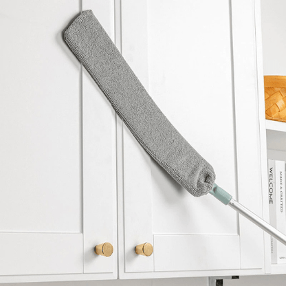 Retractable dust cleaner