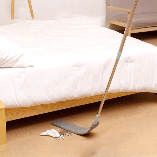 Retractable dust cleaner
