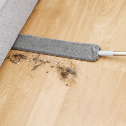 Retractable dust cleaner